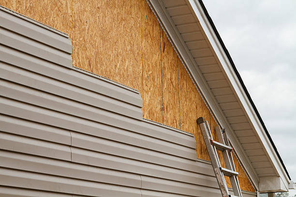 Professional Siding Installation technician working in Fairview, TX